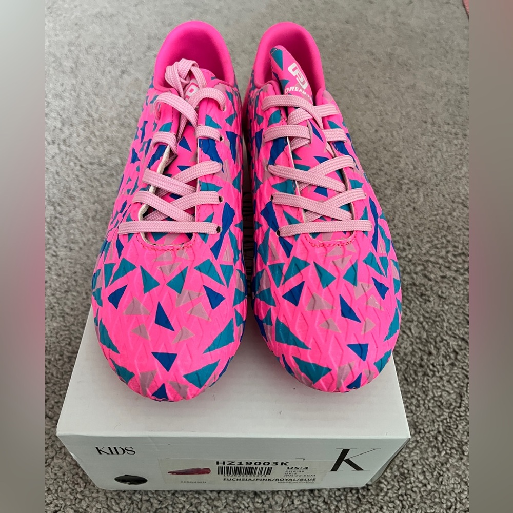 Dream Pairs Soccer/Football Cleats- Size 4 Big Kids